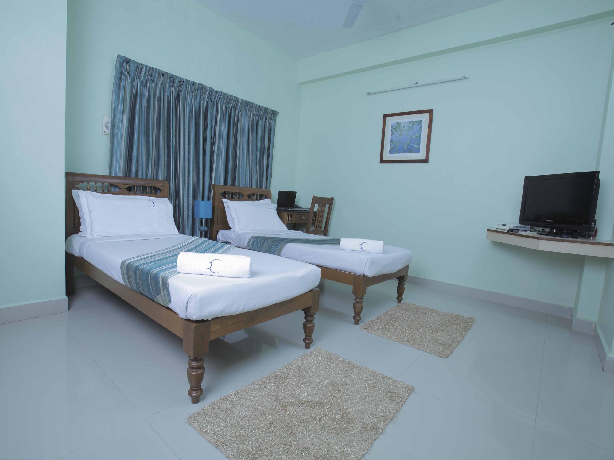Hotel Crescent Inn Chennai Zewnętrze zdjęcie