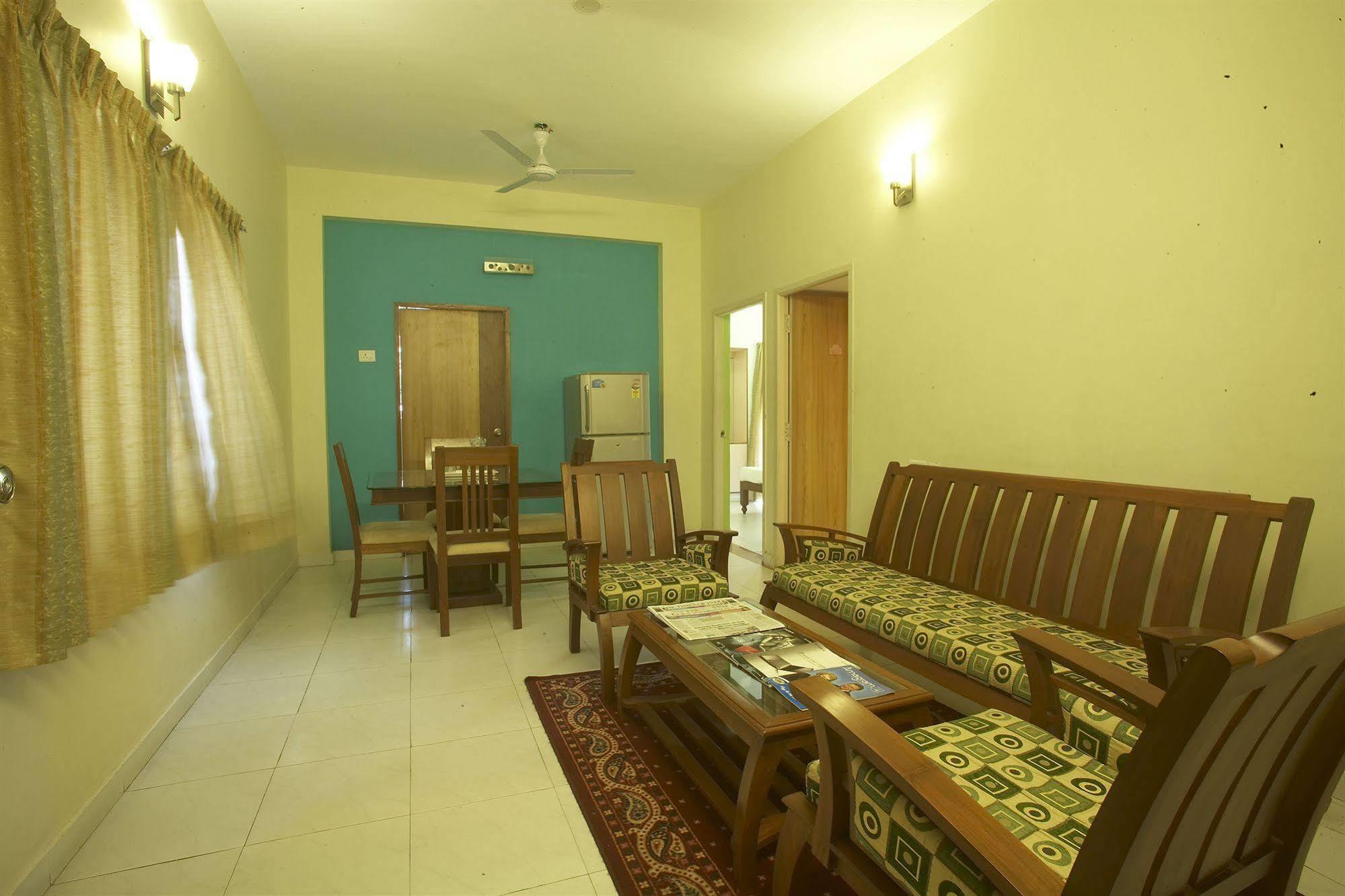 Hotel Crescent Inn Chennai Zewnętrze zdjęcie
