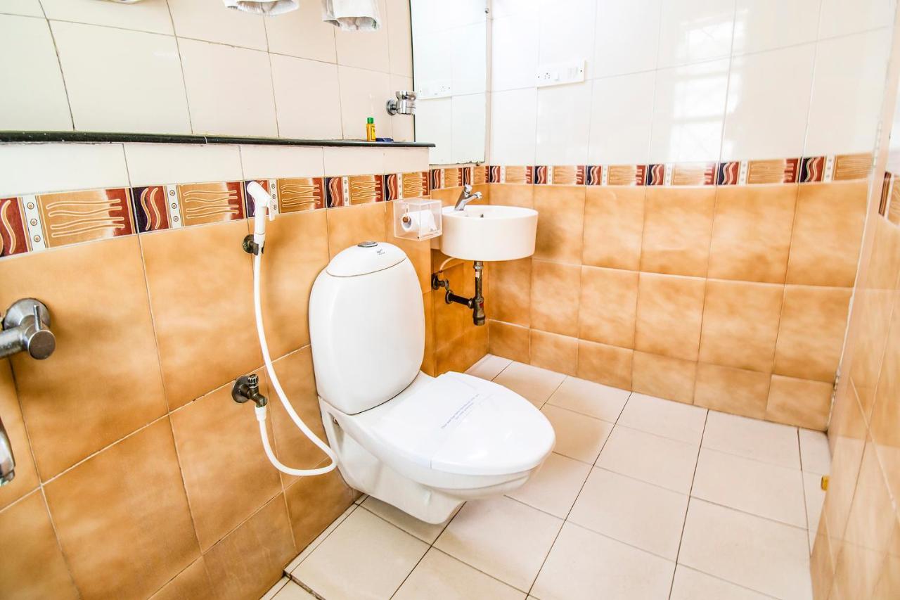Hotel Crescent Inn Chennai Zewnętrze zdjęcie