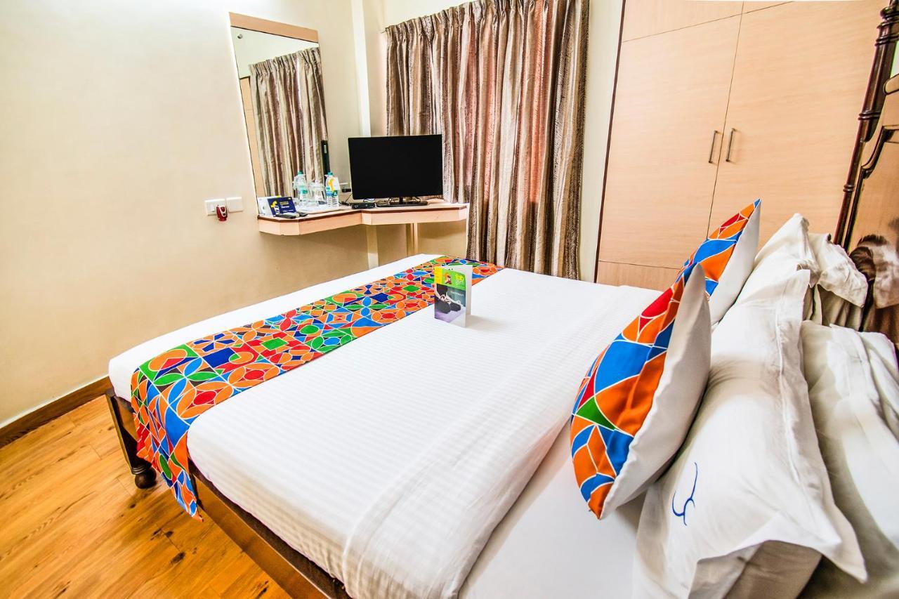 Hotel Crescent Inn Chennai Zewnętrze zdjęcie