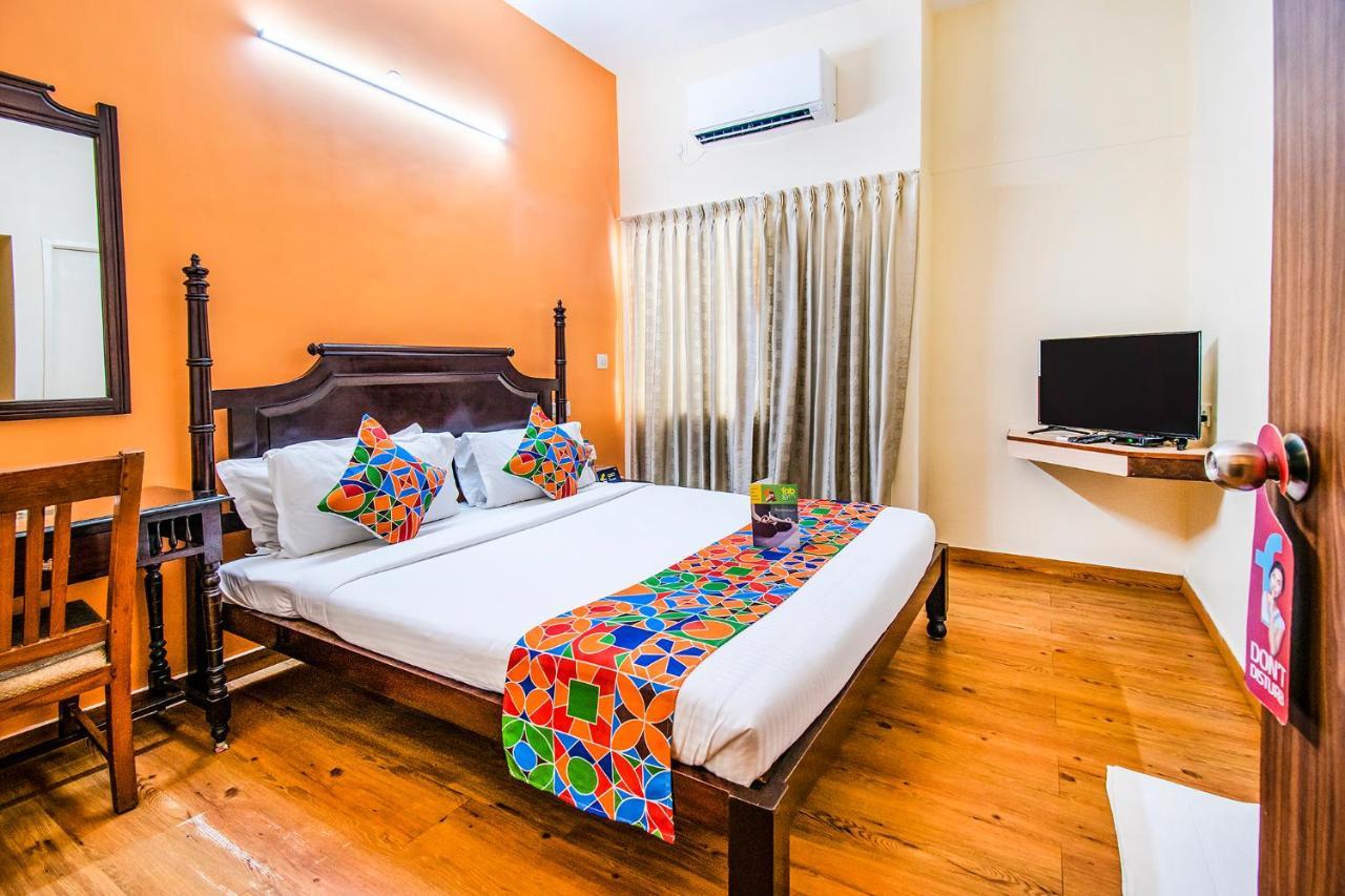 Hotel Crescent Inn Chennai Zewnętrze zdjęcie