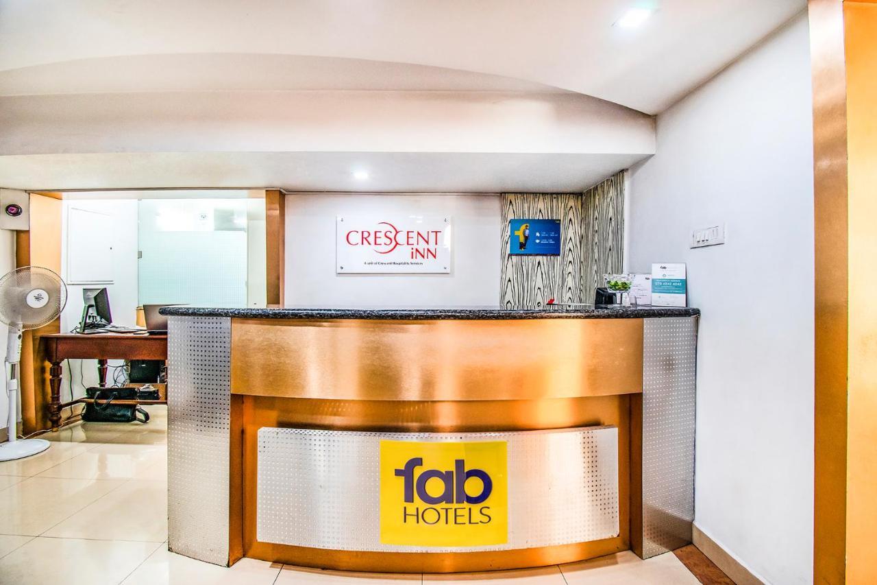 Hotel Crescent Inn Chennai Zewnętrze zdjęcie