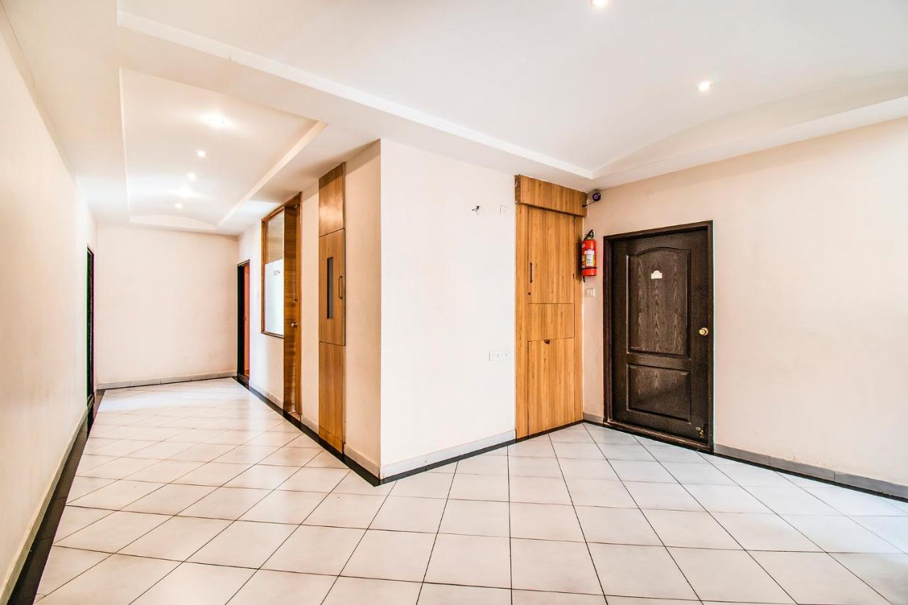 Hotel Crescent Inn Chennai Zewnętrze zdjęcie