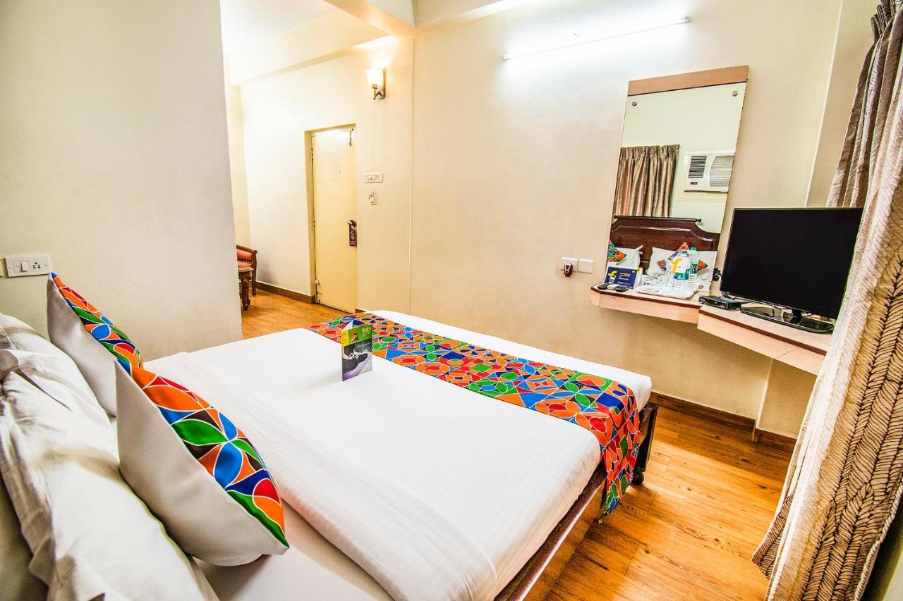 Hotel Crescent Inn Chennai Zewnętrze zdjęcie